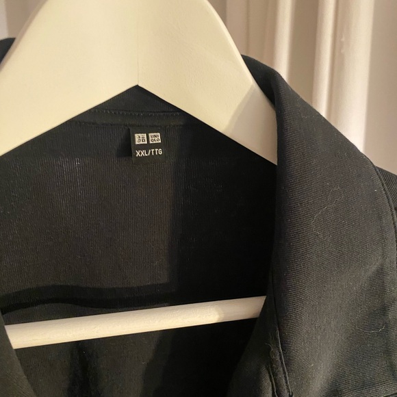 Nerver worn! Uniqlo top xl - Picture 2 of 3
